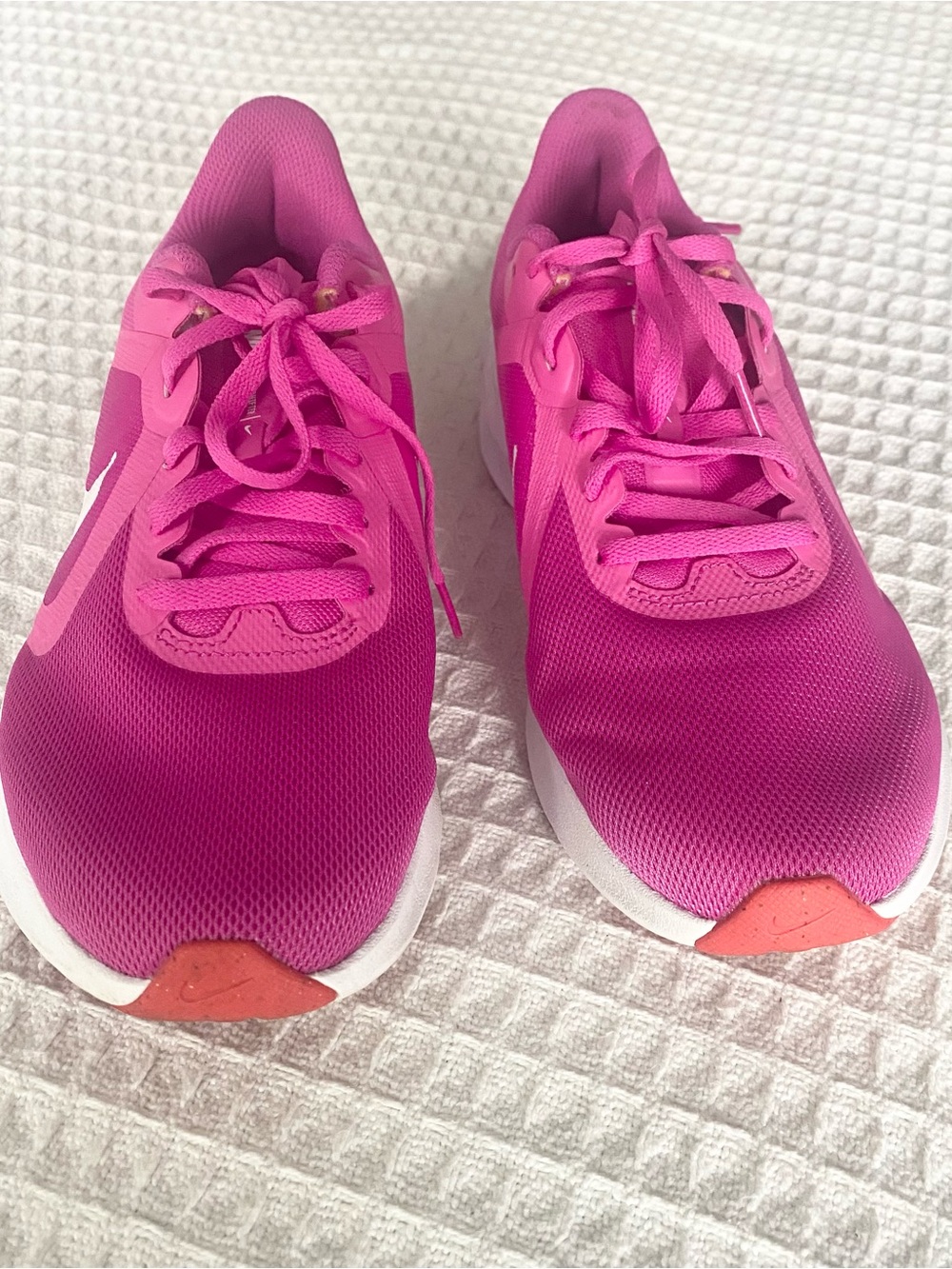 Nike Women's Hot Pink Athletic Running Sneakers with White Swoosh - Picture 3 of 9